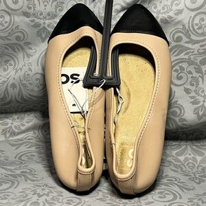 SO Nude & Black Cap-Toe Ballet Flats Size 6 – NWT!